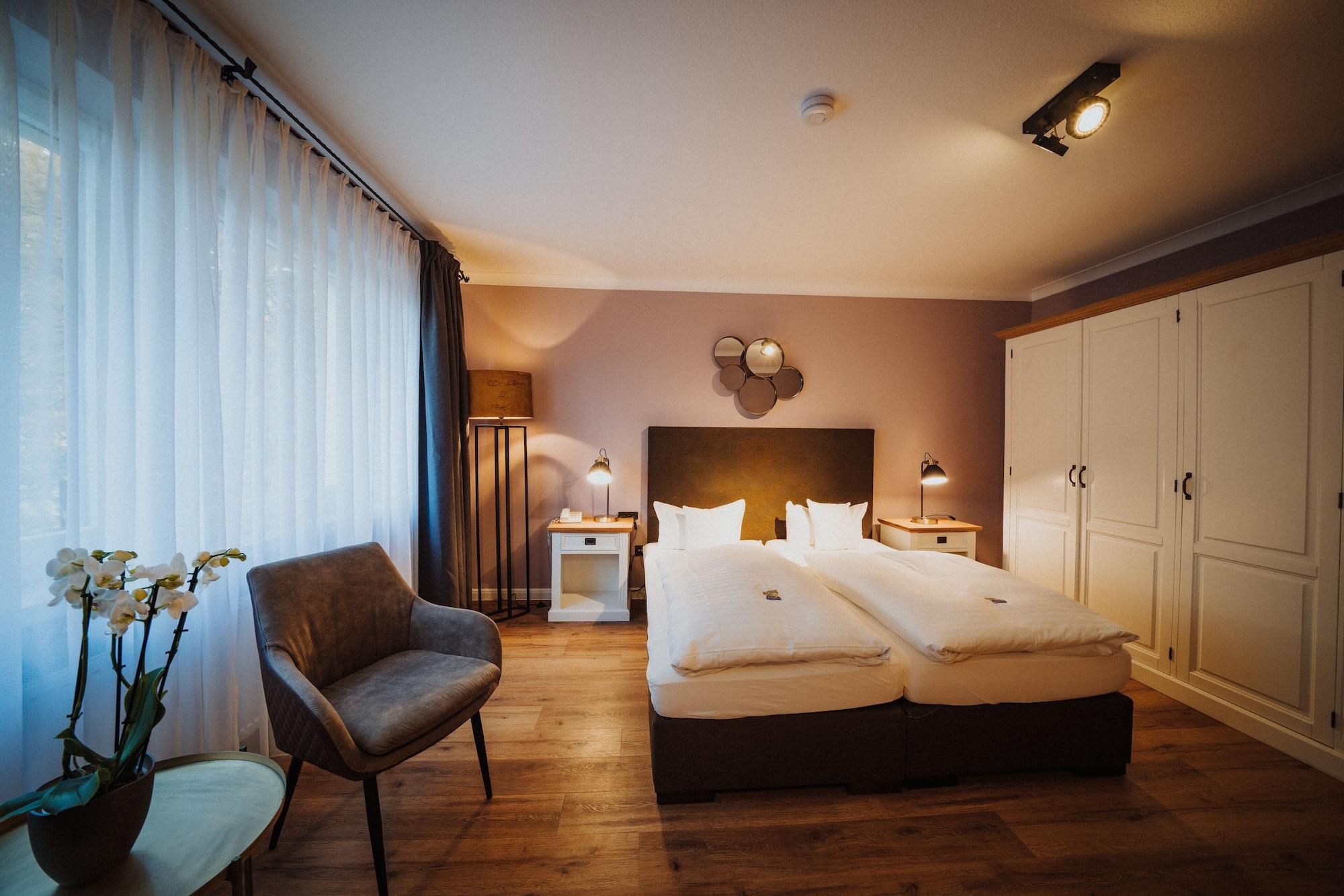 Antik-Hotel Eichenhof Bad Salzuflen Exteriör bild