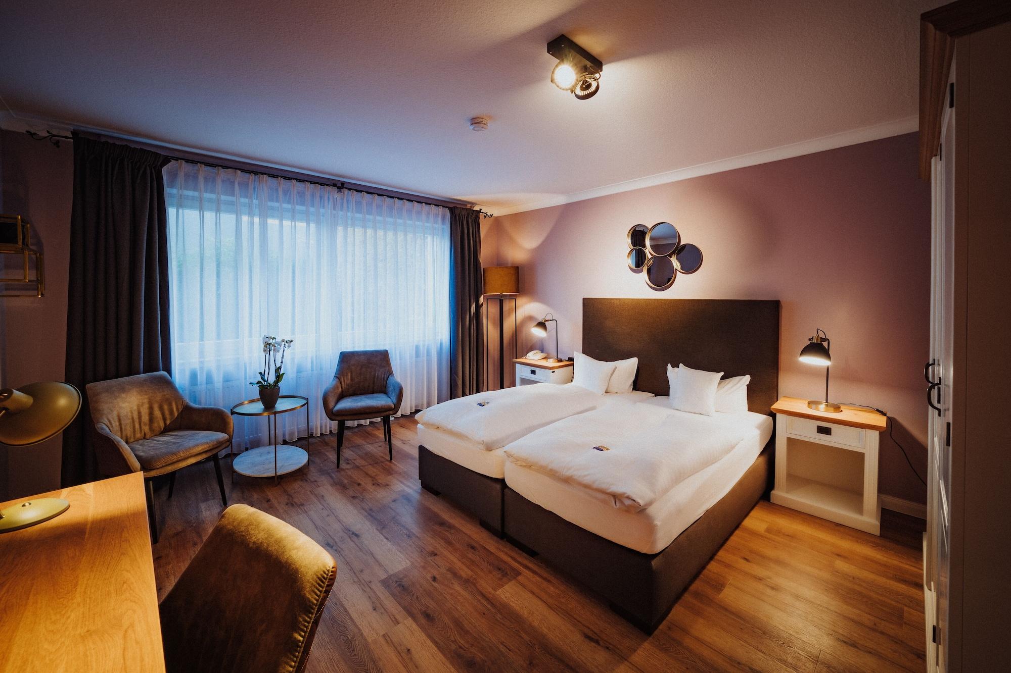 Antik-Hotel Eichenhof Bad Salzuflen Exteriör bild