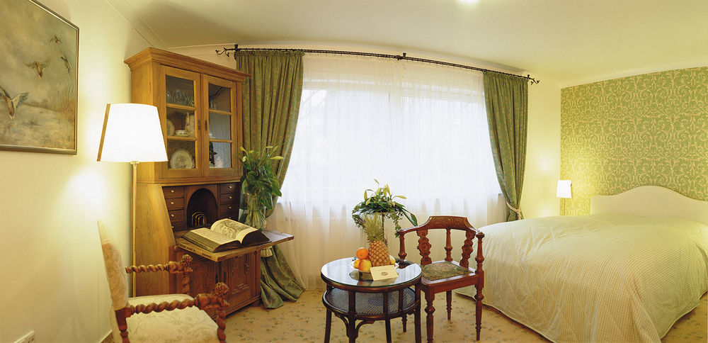 Antik-Hotel Eichenhof Bad Salzuflen Exteriör bild
