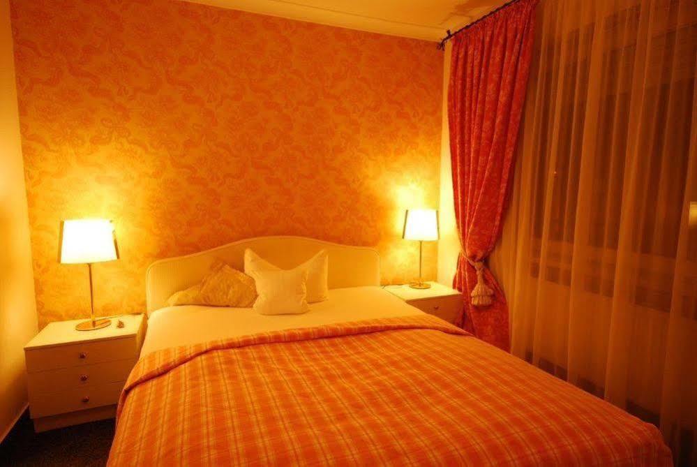 Antik-Hotel Eichenhof Bad Salzuflen Exteriör bild